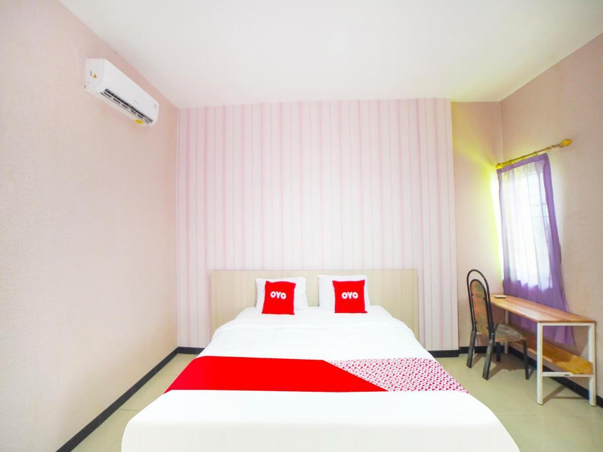 Oyo 91283 Sg Premium Guest House Medan Exterior foto